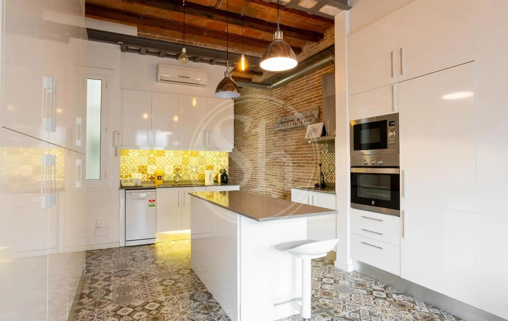 Comodo Apartamento Cerca De Plaza Cataluna Barcelona
